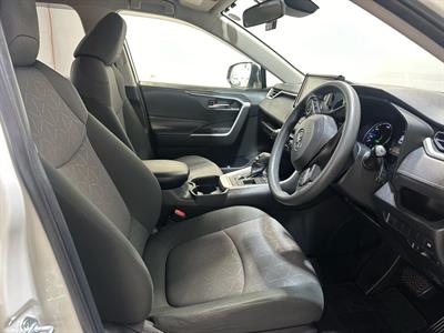 2019 Toyota RAV4 - Thumbnail
