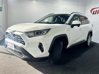 2019 Toyota RAV4 - Thumbnail