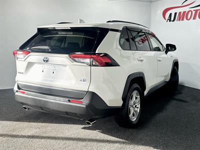 2019 Toyota RAV4 - Thumbnail