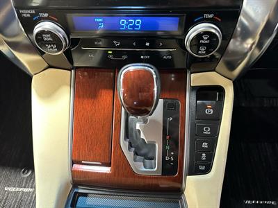 2015 Toyota Vellfire - Thumbnail