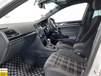 2017 Volkswagen Golf GTI - Thumbnail