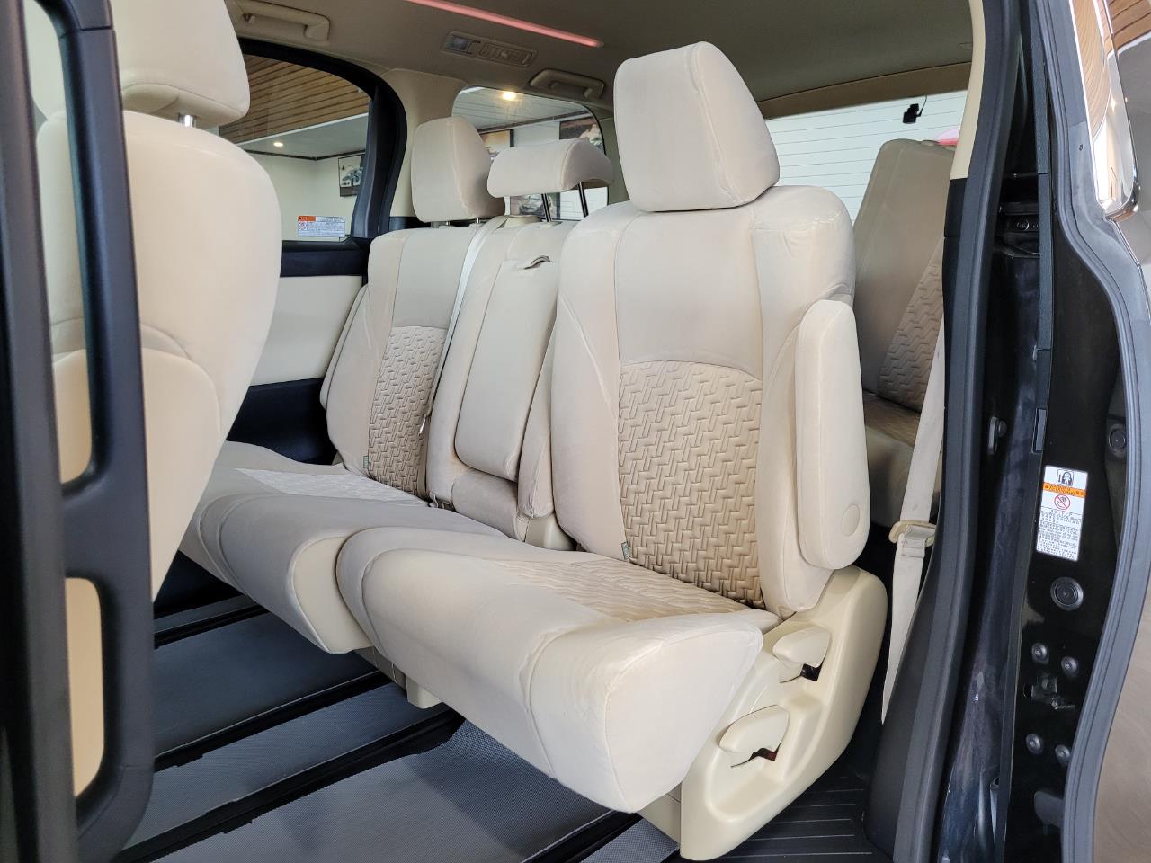 2017 Toyota Vellfire