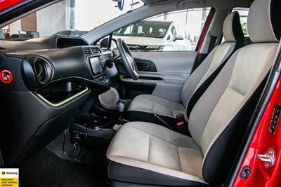 2012 Toyota Aqua - Thumbnail