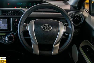 2012 Toyota Aqua - Thumbnail