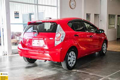 2012 Toyota Aqua - Thumbnail
