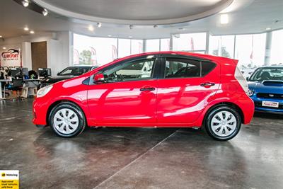2012 Toyota Aqua - Thumbnail