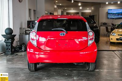 2012 Toyota Aqua - Thumbnail