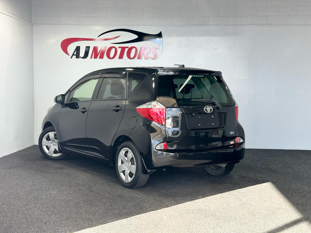 2012 Toyota Ractis