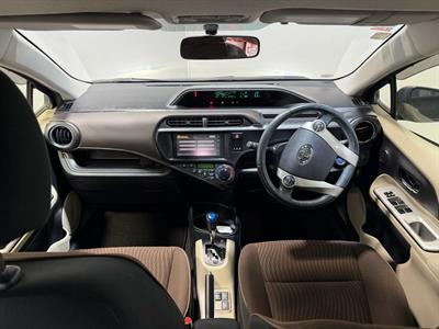 2012 Toyota Aqua - Thumbnail