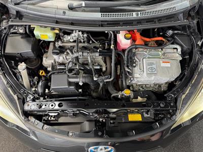 2012 Toyota Aqua - Thumbnail