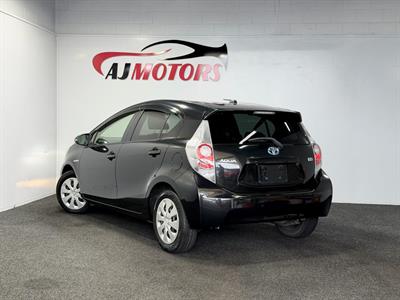 2012 Toyota Aqua - Thumbnail