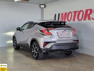 2017 Toyota C-HR - Thumbnail