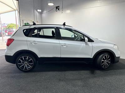 2017 Suzuki SX4 - Thumbnail