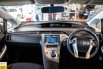 2012 Toyota Prius - Thumbnail