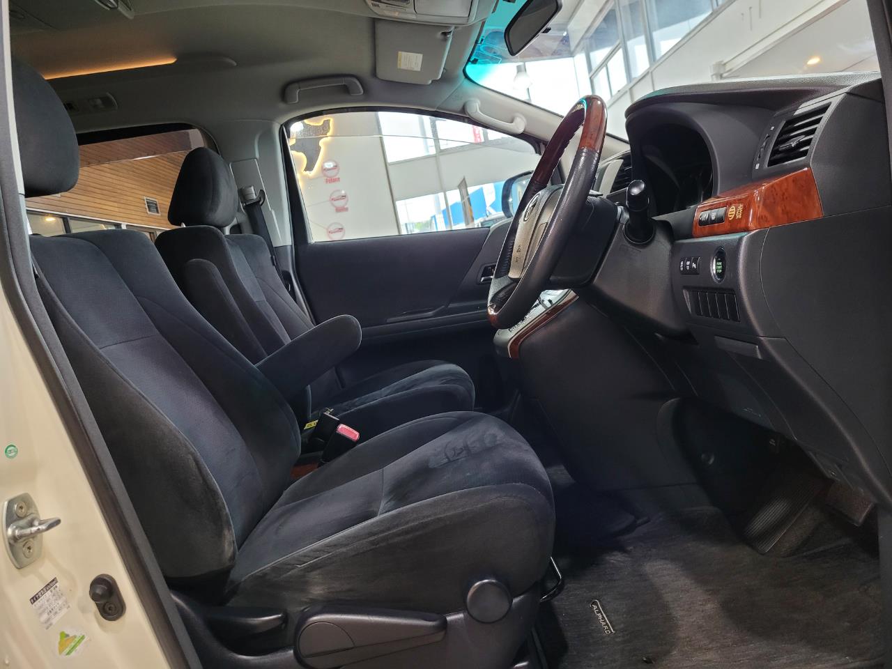 2011 Toyota Alphard