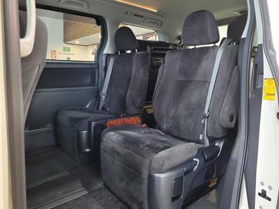 2011 Toyota Alphard - Thumbnail
