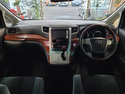 2011 Toyota Alphard - Thumbnail