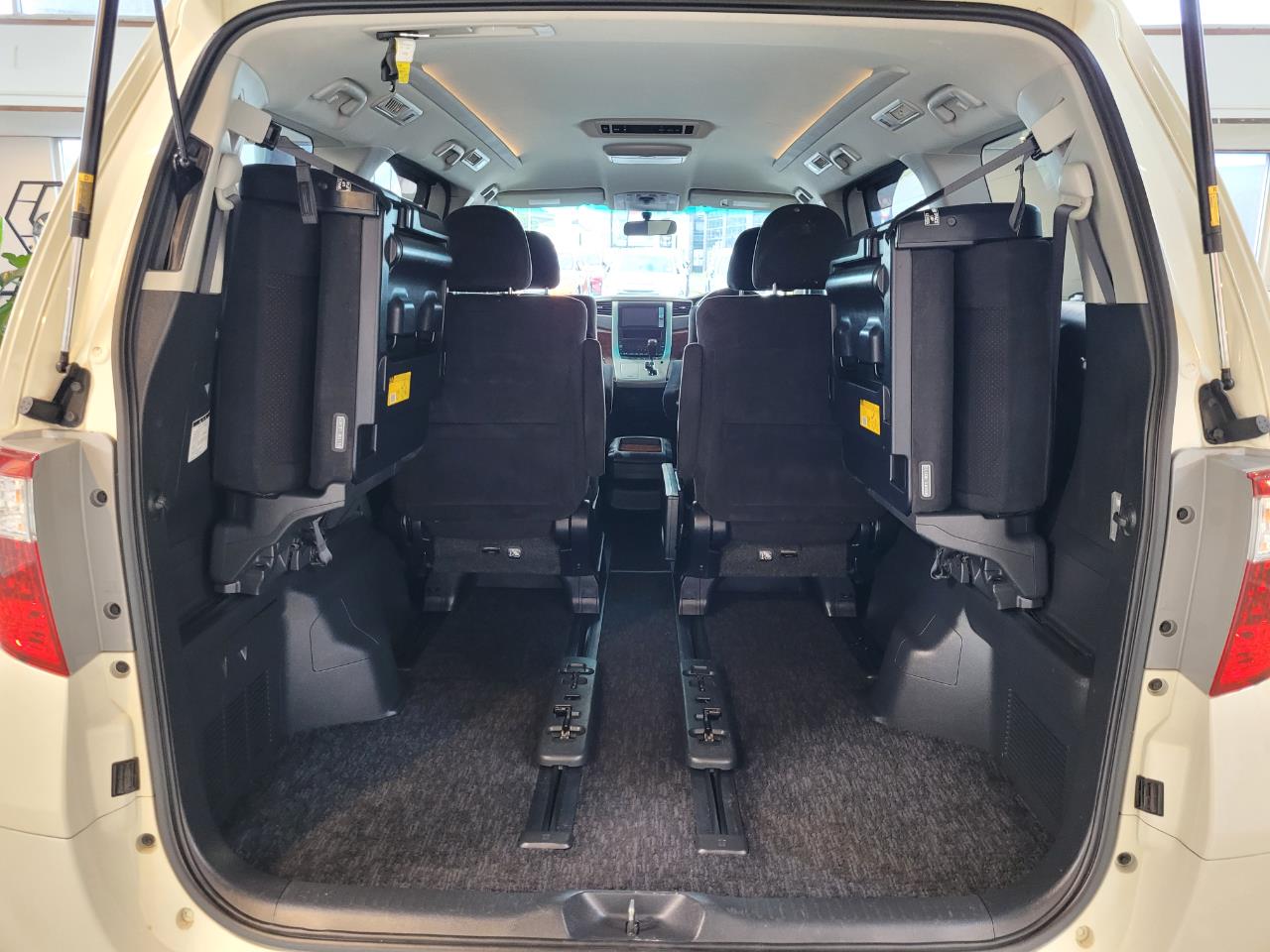 2011 Toyota Alphard