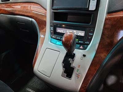 2011 Toyota Alphard - Thumbnail