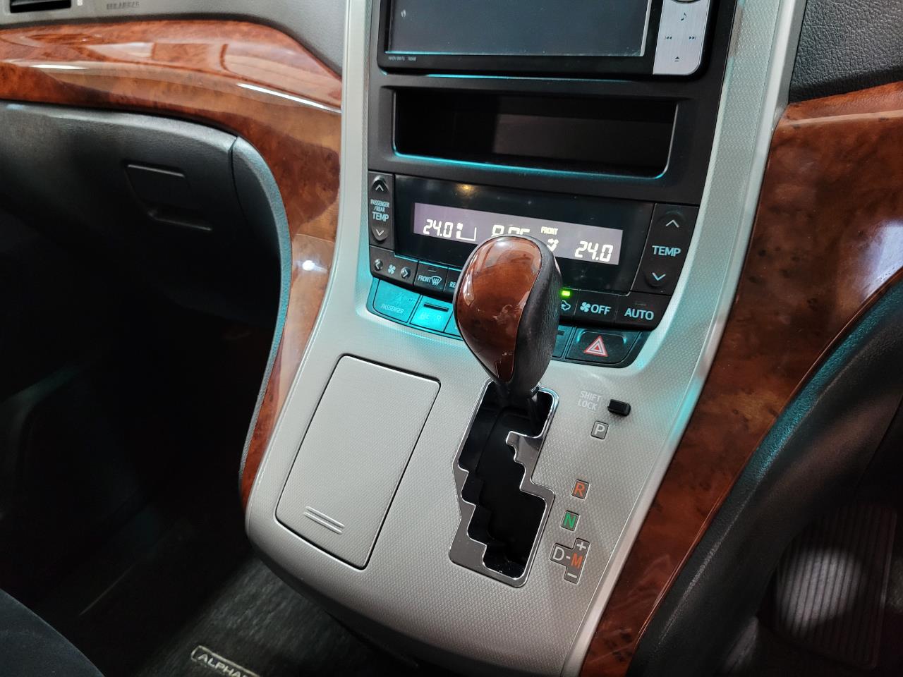 2011 Toyota Alphard