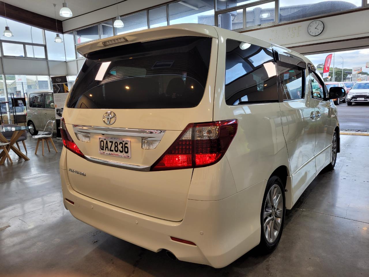 2011 Toyota Alphard