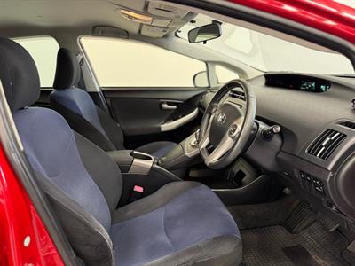 2012 Toyota Prius - Thumbnail