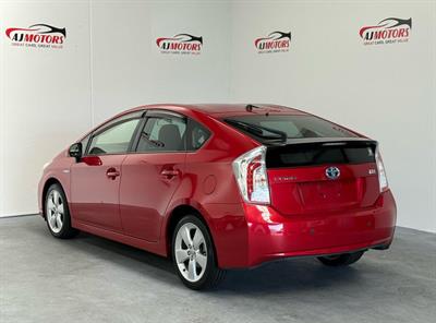 2012 Toyota Prius - Thumbnail