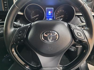 2018 Toyota C-HR - Thumbnail