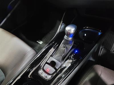 2018 Toyota C-HR - Thumbnail