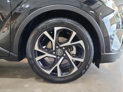 2018 Toyota C-HR - Thumbnail