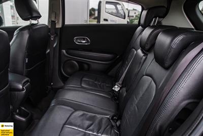 2015 Honda Vezel - Thumbnail
