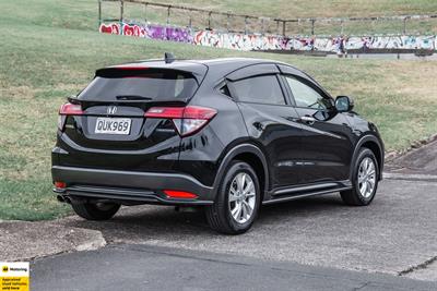 2015 Honda Vezel - Thumbnail