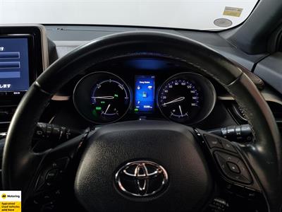 2017 Toyota C-HR - Thumbnail