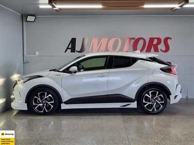 2017 Toyota C-HR - Thumbnail