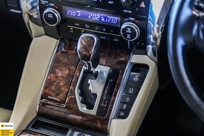 2020 Toyota Vellfire - Thumbnail