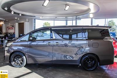 2020 Toyota Vellfire - Thumbnail