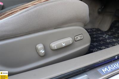 2006 Toyota Mark-X - Thumbnail