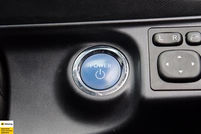 2016 Toyota Aqua - Thumbnail