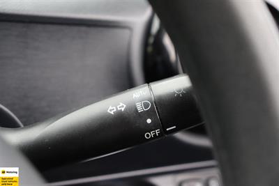 2016 Toyota Aqua - Thumbnail