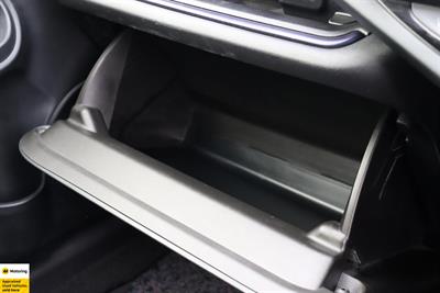 2016 Toyota Aqua - Thumbnail