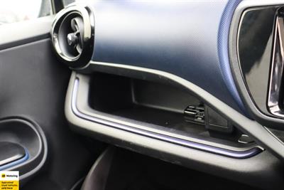 2016 Toyota Aqua - Thumbnail