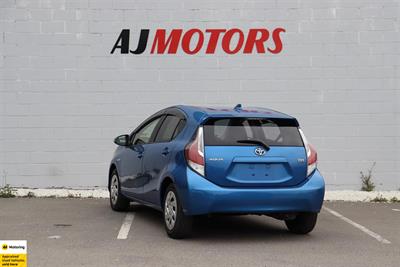 2016 Toyota Aqua - Thumbnail