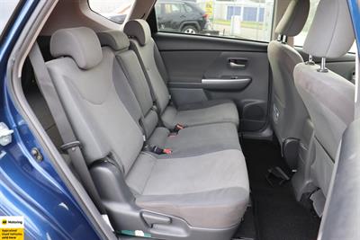 2013 Toyota Prius - Thumbnail