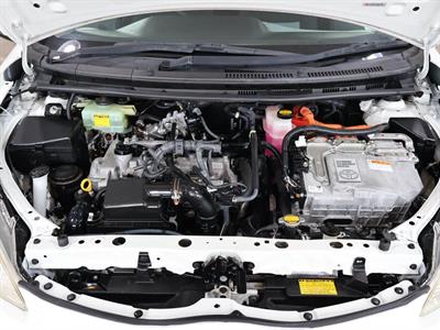 2013 Toyota Aqua - Thumbnail