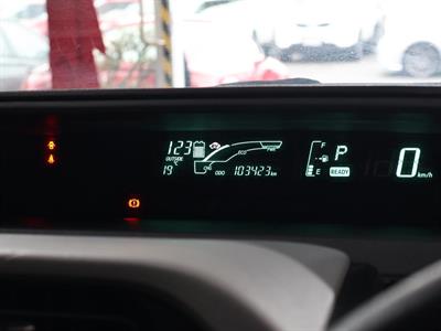 2013 Toyota Aqua - Thumbnail