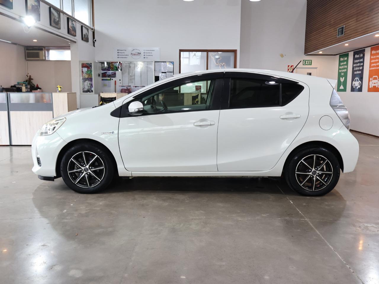 2013 Toyota Aqua