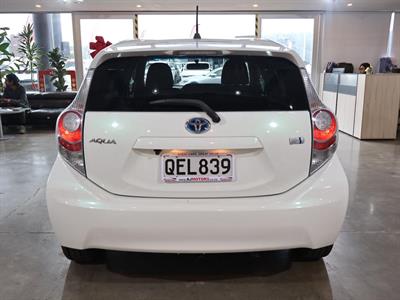 2013 Toyota Aqua - Thumbnail