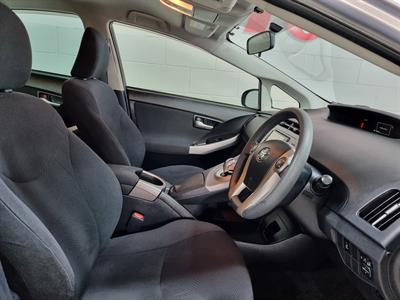 2014 Toyota Prius - Thumbnail