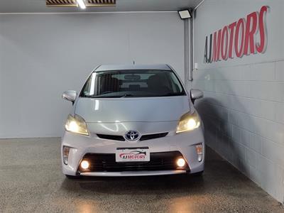 2014 Toyota Prius - Thumbnail