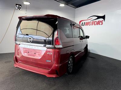2016 Nissan Serena - Thumbnail